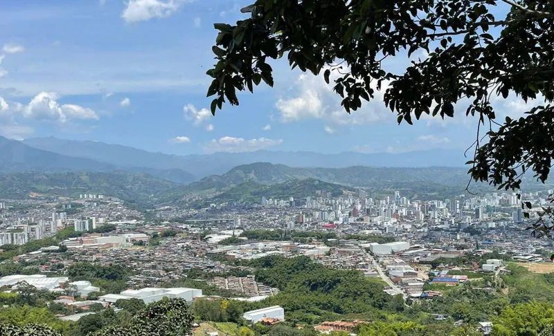 Vista panorámica de Pereira y el área metropolitana desde el Alto del Nudo